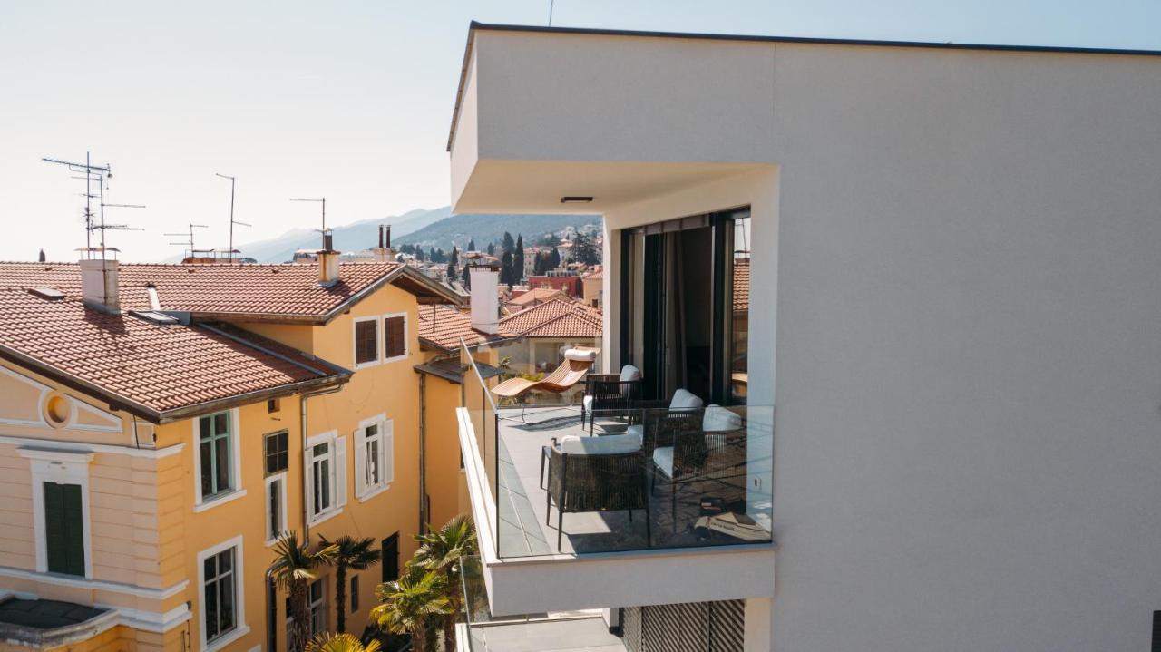 Luxury Apartment Iris Adriatica ***** Opatija Buitenkant foto