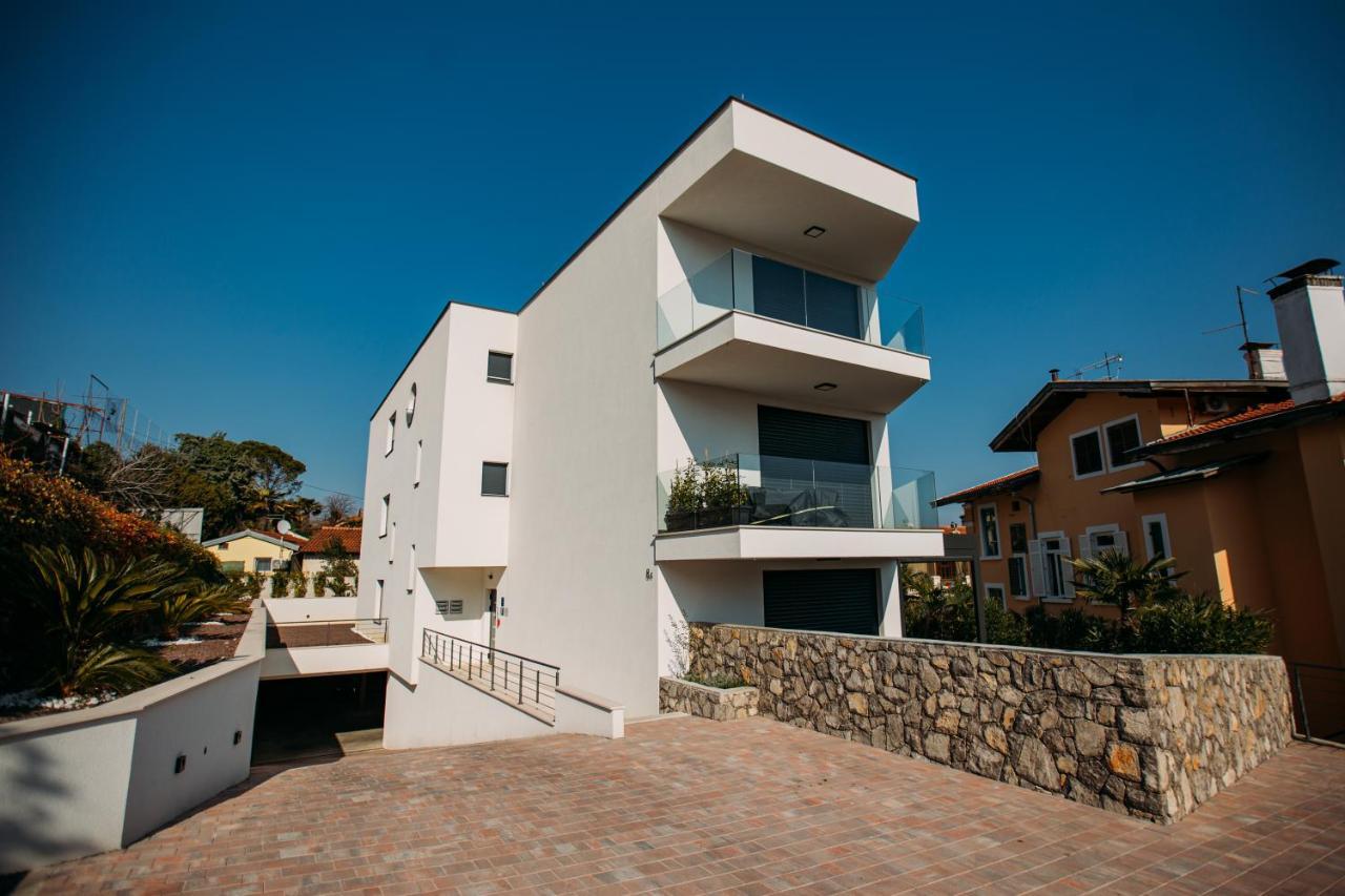 Luxury Apartment Iris Adriatica ***** Opatija Buitenkant foto