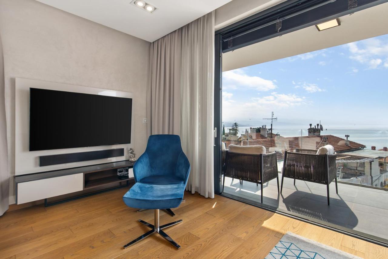 Luxury Apartment Iris Adriatica ***** Opatija Buitenkant foto