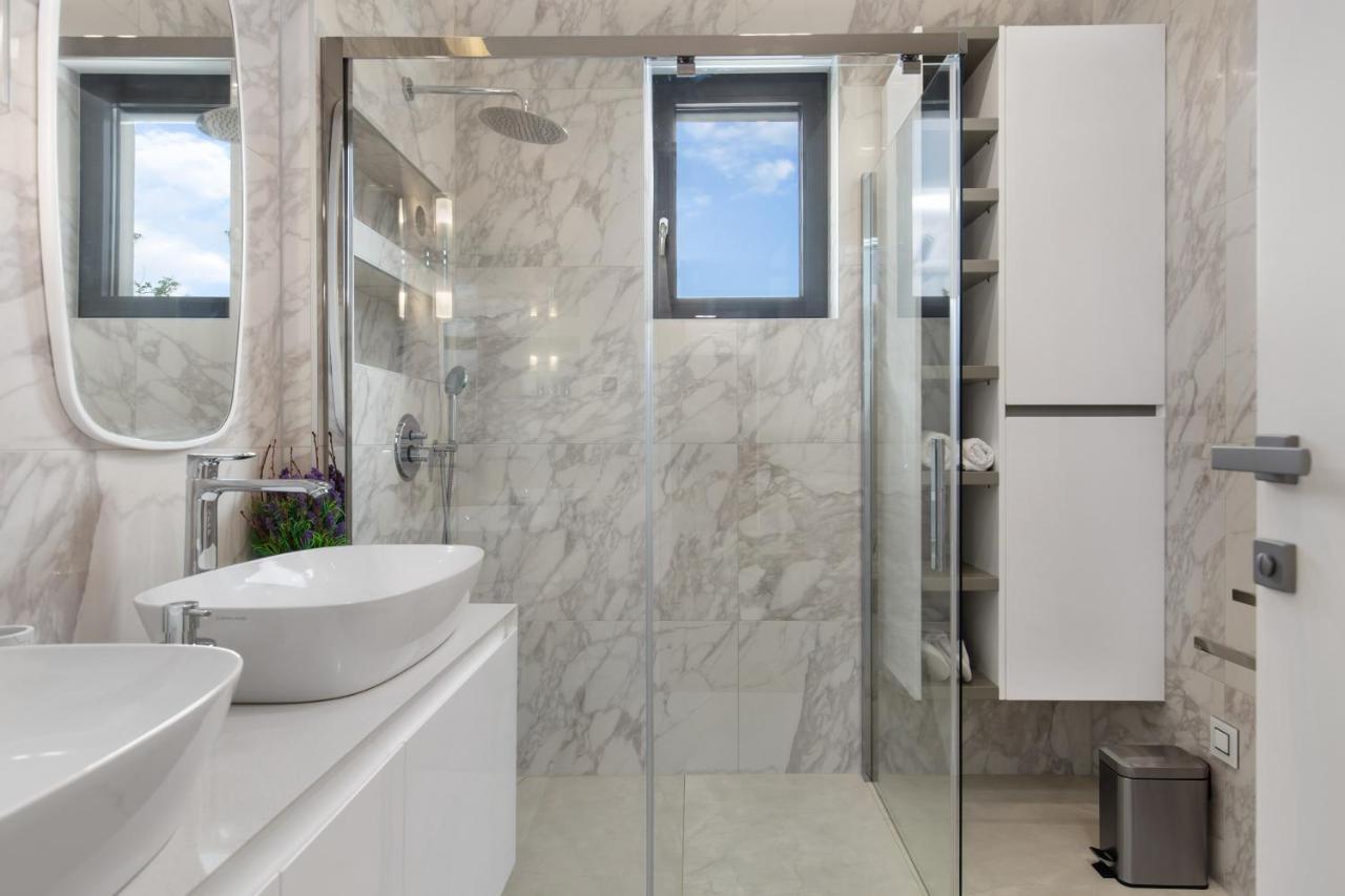 Luxury Apartment Iris Adriatica ***** Opatija Buitenkant foto