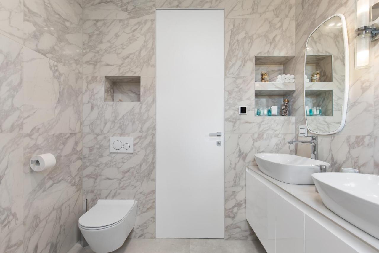 Luxury Apartment Iris Adriatica ***** Opatija Buitenkant foto