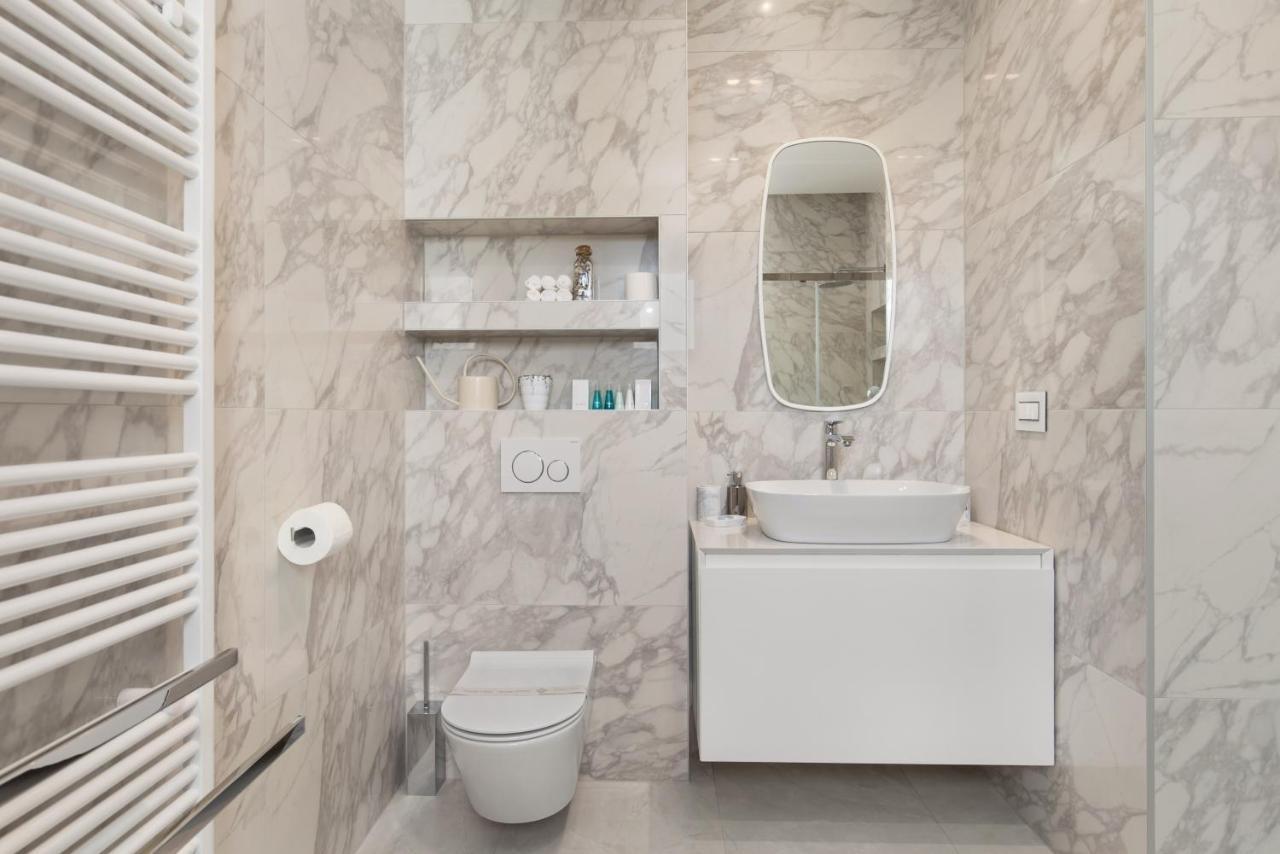 Luxury Apartment Iris Adriatica ***** Opatija Buitenkant foto